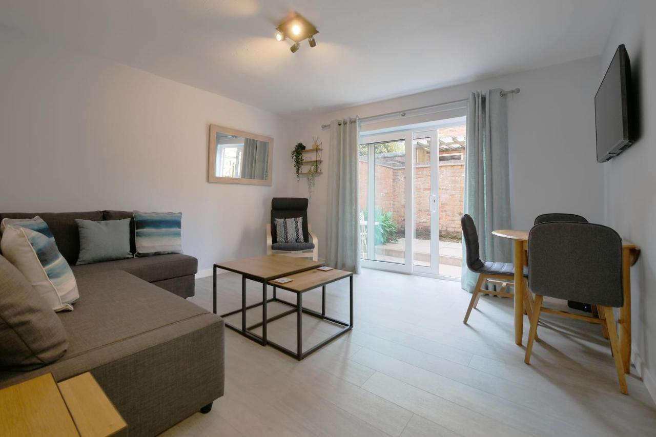 Crewe Short Lets 1 Victoria Court, Crewe Apartment ภายนอก รูปภาพ