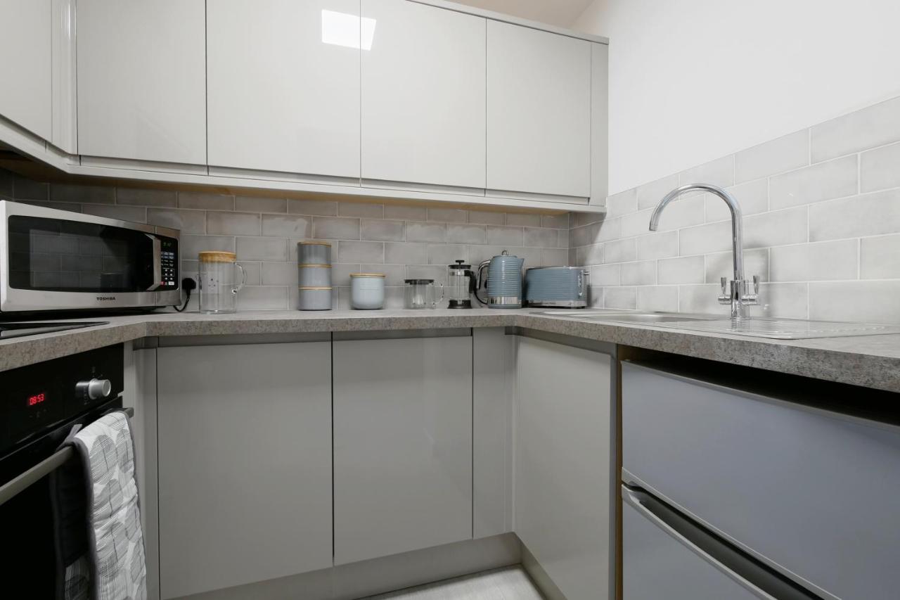 Crewe Short Lets 1 Victoria Court, Crewe Apartment ภายนอก รูปภาพ